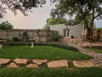 Charming 2-bedroom barndominium in marvelous Stephenville with AC, WiFi