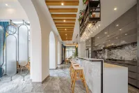 Floral Hotel·Color Island Resort Hotel (Evergrande Venice on the Sea) - ที่มีบาร์