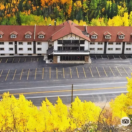 Monarch Mountain Lodge