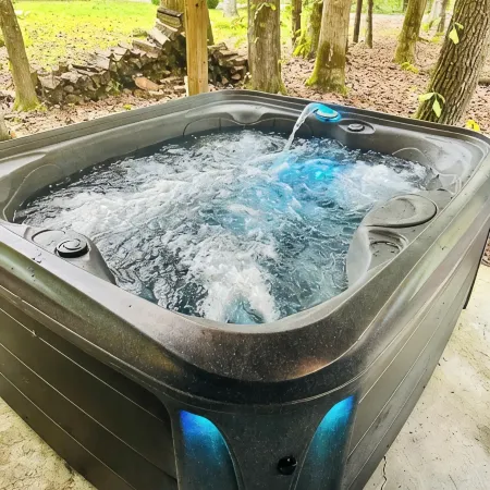 Cabin in the Smokies, 30-mins away from Gatlinburg & Pigeon Forge- Pet friendly