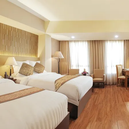 Nhat Ha Maison Hotel (Formerly Nhat Ha 1 Hotel) Отели рядом с достопримечательностью «Район 1»
