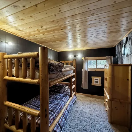 Charming 2-bedroom cabin with WiFi, AC near ATV routes, & Rock Dam Lake.