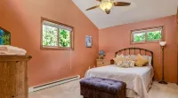 Charming waterfront 3-bedroom house in lovely Tobyhanna with WiFi - 4-Sterne