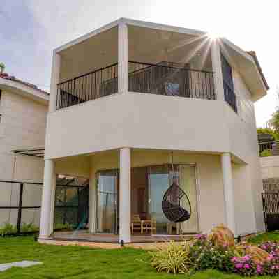 Summer House Resort Hotel Exterior