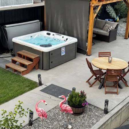 Tranquility 2BR Condo - Extended Stays for Executives & Traveling Professionals
