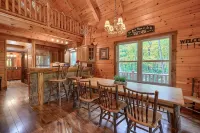 Hannah's Hideaway cabin at Trickle Creek - Hot Tub