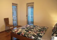 Big Sea View apartment within walking distance of the old town, beach and shops