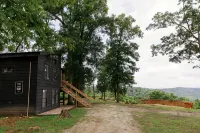 "Black Hawk" - Overlook Cabin in RRG