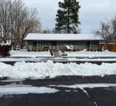 2 min from rt 66- hot tub-firepit-bocceball-bbq