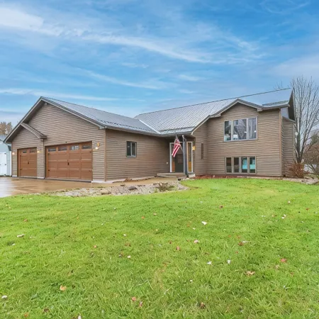 3-bed, 3-bath, 3-car garage executive home in Marshfield, WI