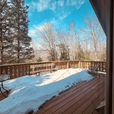 3-bedroom chalet in fabulous Bartlett, wonderful spot close to Storyland