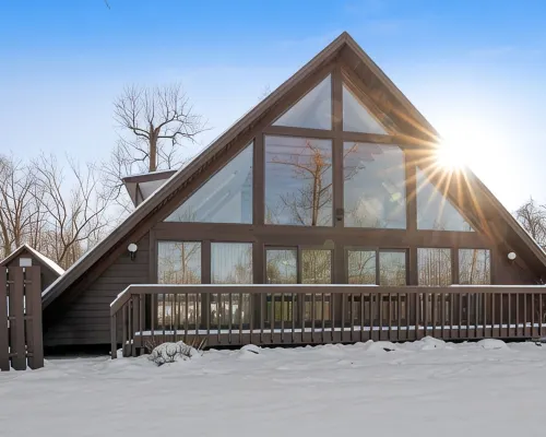Peaceful A-Frame w/ Hot Tub, Game Room & Loft – Near Dining, Shopping & YSU Hotels in Boardman Township