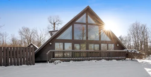 Peaceful A-Frame w/ Hot Tub, Game Room & Loft – Near Dining, Shopping & YSU