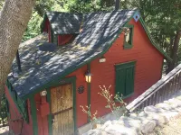Magic Love Nest - 5 min from village. Stream below.
