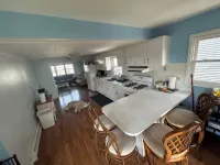 Charming 3-bedroom house in Lavallette with WiFi and AC. Hotels in Lavallette