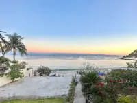 Charming rooftop bungalow 1 block from the beach! Hoteles en Punta de Mita
