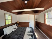 Casita 1, Tiny Home in Wood Area, 1 Mile From Glacier Entrance- 2 Guests