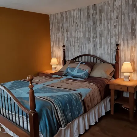 Year-Round: Amazing Sunrises, 150ft Shore, Private Boat Launch/Dock, Hot Fishing