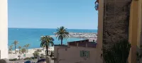 3min walk BEACHES, PARKING Town Hall, Pedestrian street Quiet 42 m2 CLIM 3p max