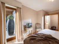 Apartment with seaview, 2 bedrroms. own garden, 5 min. to lake - Wifi
