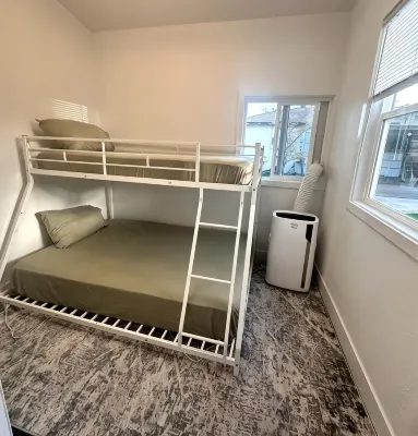 Charming backyard Guesthouse with 2 bedrooms and WiFi, AC in Pleasant Hill - 3-Star