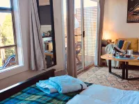 Romantic Mountain Top Cabin - A Dreamy Escape Hotels in Beechmont