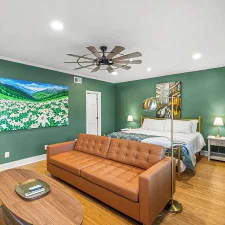 Gemutliche Wohnung - hot tub, full kitchen, WiFi