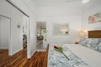 New Remodeled May 2025 1-bed.Apartment in Kiahuna with AC and fiber internet.