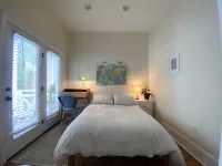 Spacious 2 bedroom apartment next to Forsyth Park - Condos