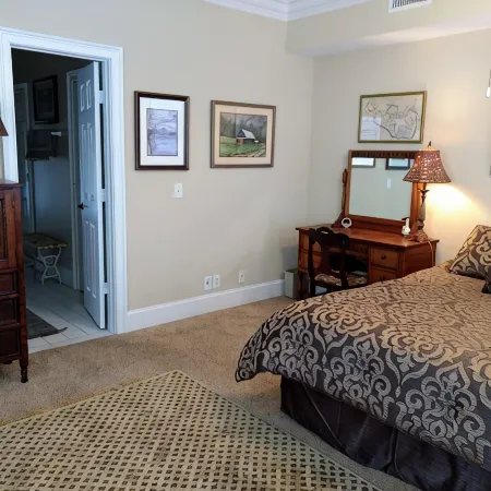 Stylish Townhome by K&P Hotel - Ready for Summer, Fall, & Beyond