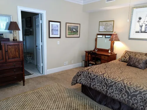 Stylish Townhome by K&P Hotel - Labor Day Special, 5 for 4; 4 for 3.5 - Jacuzzi
