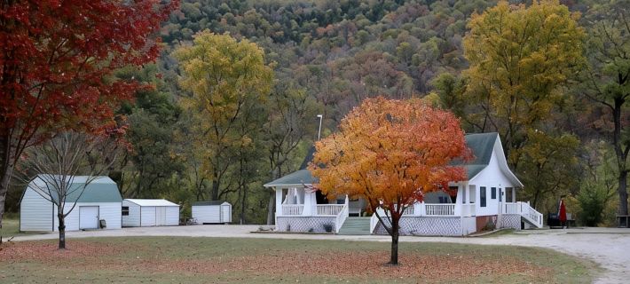 White River Fishing Lodge, Overlooking the River w/Private Landing & Boat Ramp Hotels in Marion County
