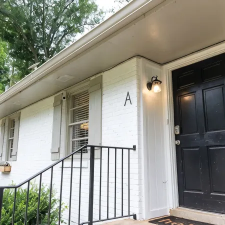 Artist's Bungalow- 1/2 mi from Covington Square