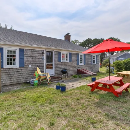 Bright 3 bedroom Cape cottage
