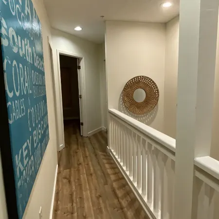 Updated Townhome, Secluded Beach + Pool