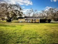 Beautiful Farmhouse with serene environment. 4+ acres beautiful landscape. - 4-Star