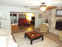 Large family home just a short walk from the BEACH! - 2-Sterne