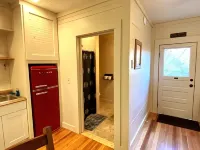 Bunkhouse Seventy-Four - Cute, quaint and just minutes from Jacksonville, IL - Wifi
