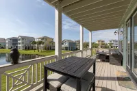 Beautiful Pointe West Beach House w/Great Sunsets, Beach, Bay Views & Pet Ok