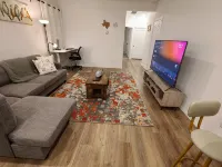 Attached 1 Bedroom Private Suite - Homestays