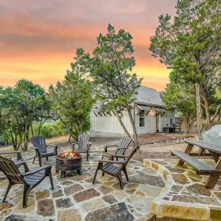 Charming Hill Country Cabin on 6 private acres