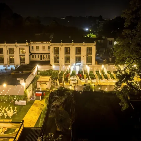 Gemini Continental, Hazratganj