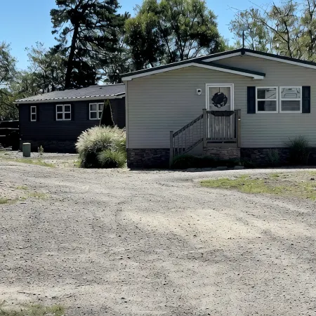 Lake House Waterfront Cabin Stunning views best home for bird watchers serenity
