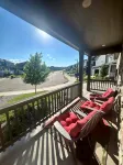 Wide open spaces: 3-bed Ranch home in Castle Rock with WiFi and AC.