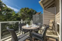 Clean, Maui Family Owned, Private, Top Floor, Lots of Amenities, Oceanview!