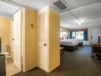 TiltonLodge Inn & Suites Hotels in Tilton