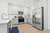 Charming 2-bedroom townhome with WiFi, minutes from Auburn University's campus