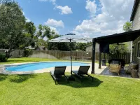 In Ground Pool - Big Yard - Awesome Location!!! - مسبح خاص