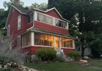 Spacious 5 Bedroom House On Double Lot In Lakeside One Block From The Lake!