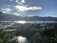 Gorgeous new, 1 bd luxury  apt, offering stunning views of the mountains and bay